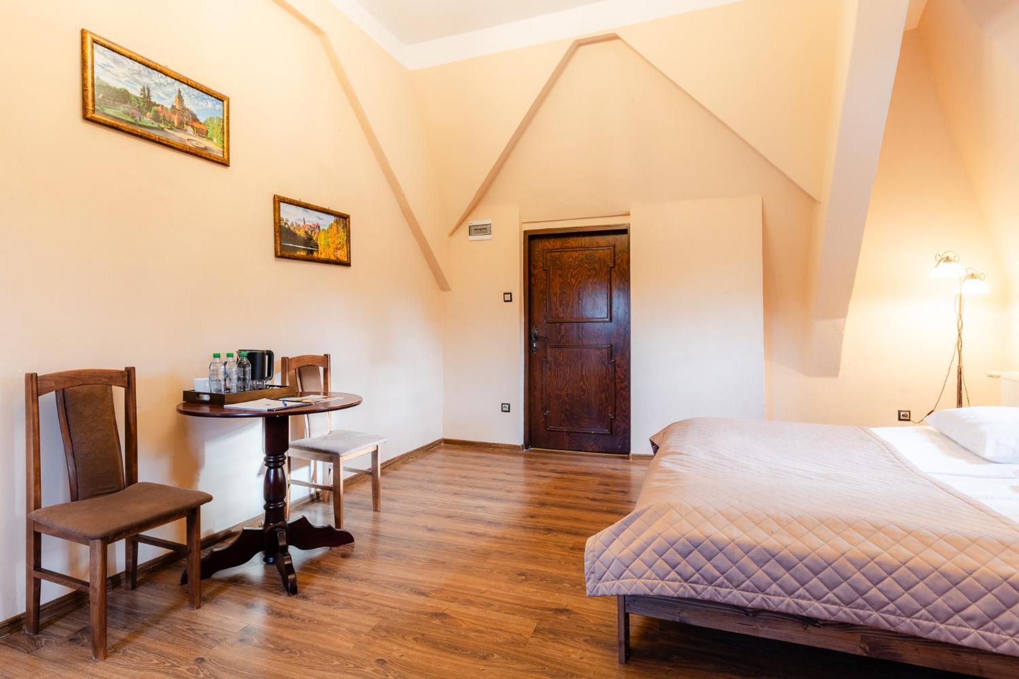 Zamek Czocha Aparthotel เลชนา ภายนอก รูปภาพ